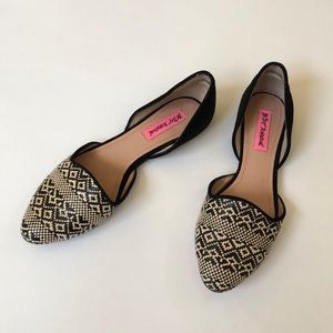 Betsey Johnson flat shoes